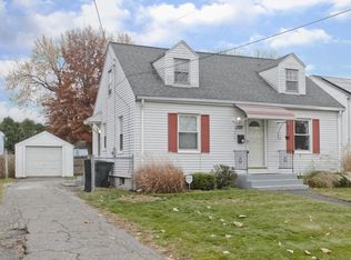 1727 Carew St, Springfield, MA 01104