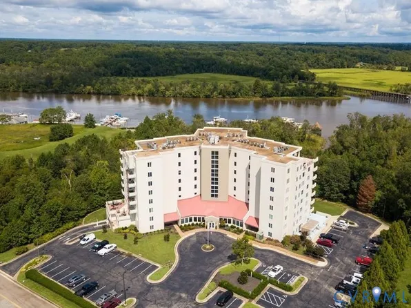 301 Beacon Ridge Dr Unit 304, Hopewell, VA 23860