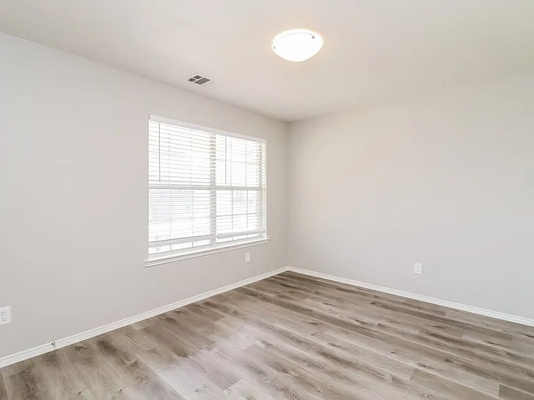 2904 Bourbon St — Photo 13