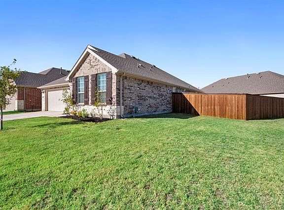 3rd image of 5841 Scarcliff Ln