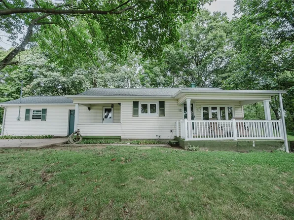 696 Highland Ave, Derry, PA 15627