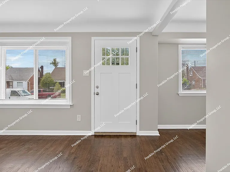 18500 Archdale St — Photo 5