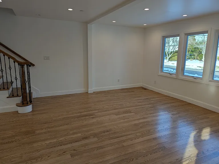 62 Forest Row — Photo 3