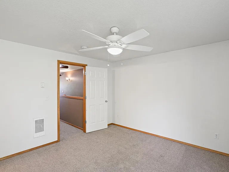 446 Corinne Dr — Photo 21