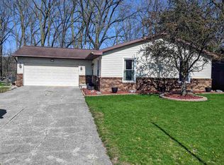 513 Woodcreek Dr, Ossian, IN 46777