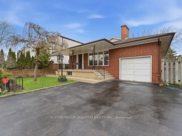 61 Forest Ave, Mississauga, ON L5G 1L3