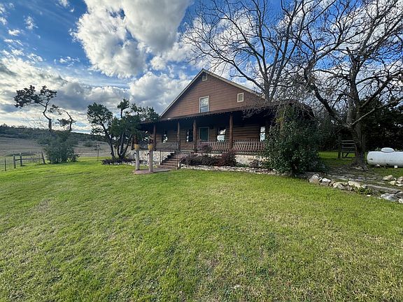 Country charm, close in City of Austin Oak Hill location