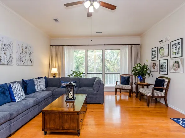 553 Ten Mile Dr, Desoto, TX 75115