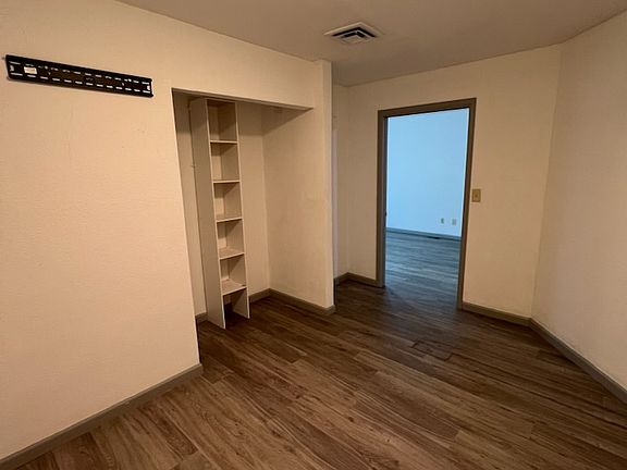 5th image of 1415 Main St #B