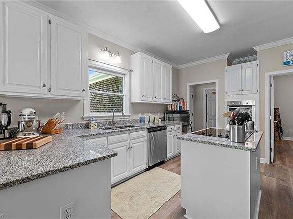 5th image of 1315 Shakori Hills Dr