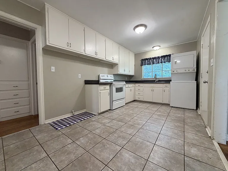 1722 Mattern Dr — Photo 13