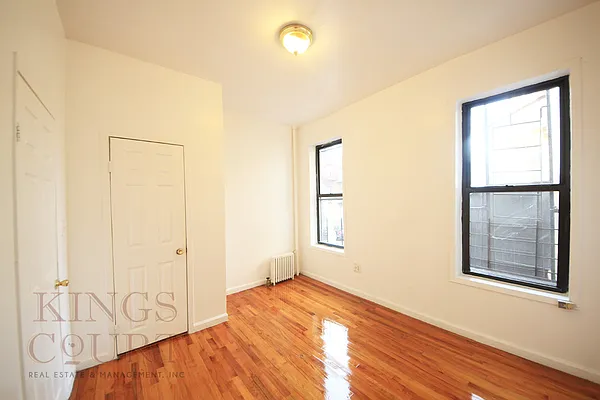 Rented by Kings Court Real Estate | media 28