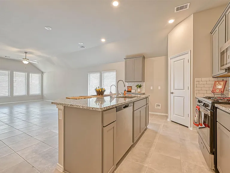 2639 Prairie Star Ln — Photo 13