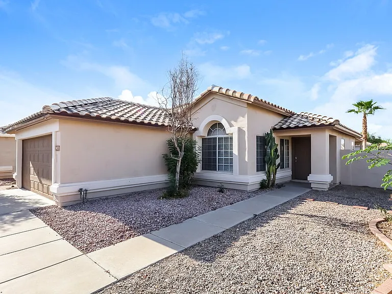 7427 W Tina Ln — Photo 3