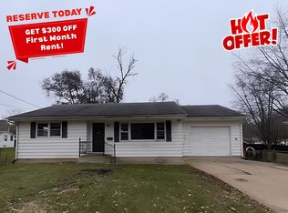 912 Chicago Ave, Dixon, IL 61021