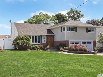 510 Avon Pl, West Islip, NY, 11795