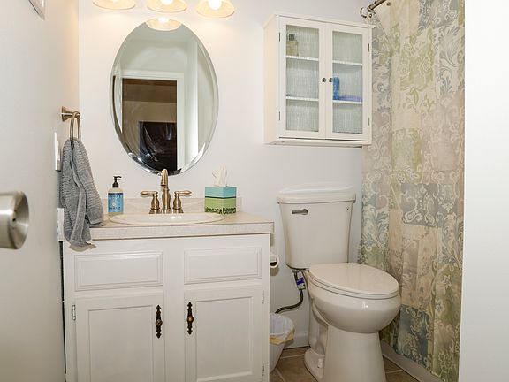 4th image of 4 Brookview Ln