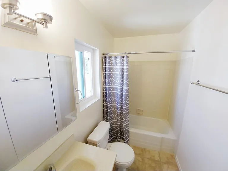 2937 N Garey Ave — Photo 24