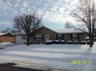 209 Apple Valley Dr, Lewisburg, OH 45338