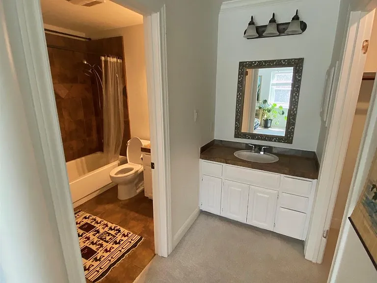 2500 Steck Ave #7 — Photo 5