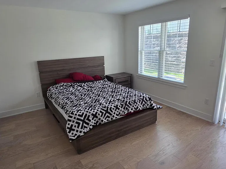 156 W Front St #9 — Photo 8