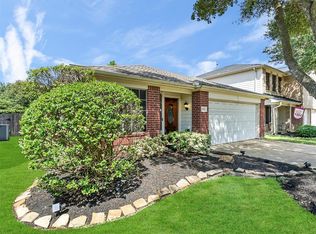 17250 S Summit Canyon Dr, Houston, TX 77095