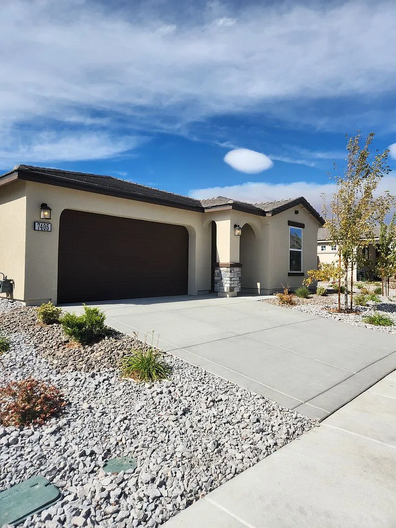 Brand-New South Reno Home with Mountain Views — Photo 1