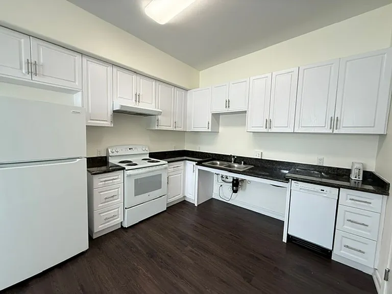 2303 E 8th St — Photo 12