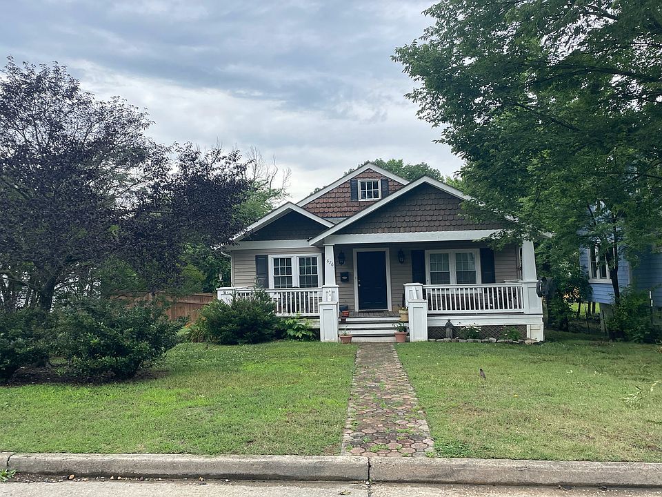 1st image of 1826 National St