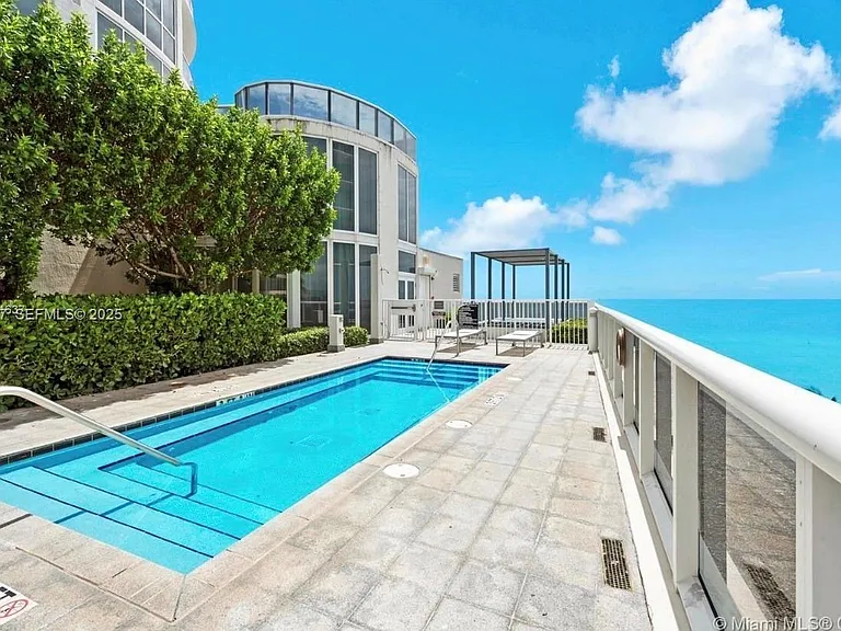 15811 Collins Ave #2805 — Photo 37