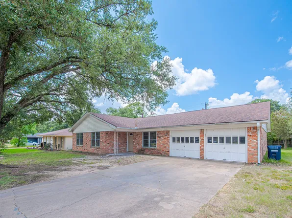 1000 Holik Dr, College Station, TX 77840