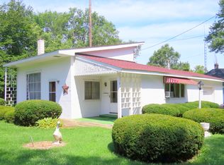 610 N Central St, Gilman, IL 60938