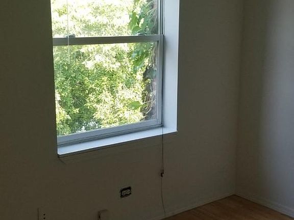 5th image of 3310 S Indiana Ave Floor 3