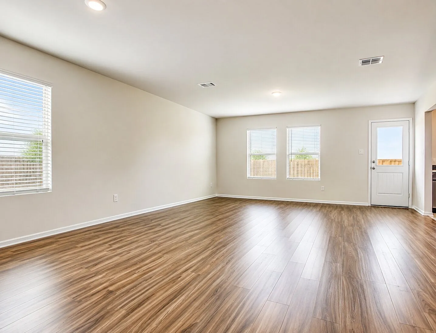1714 Deerchase Dr — Photo 3