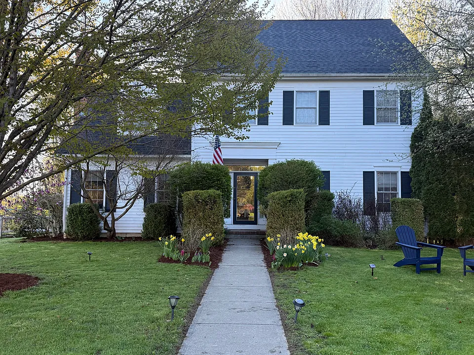 849 Bay Rd