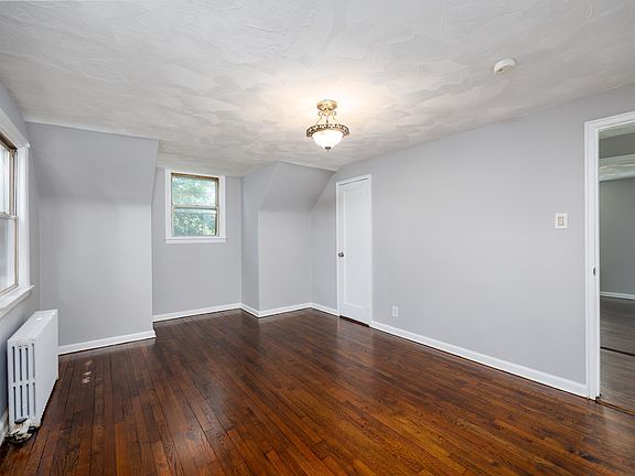 5th image of 835 Penninsula Blvd