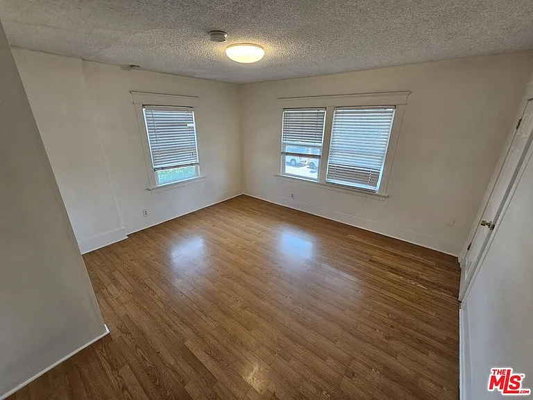 1822 S Oxford Ave — Photo 16