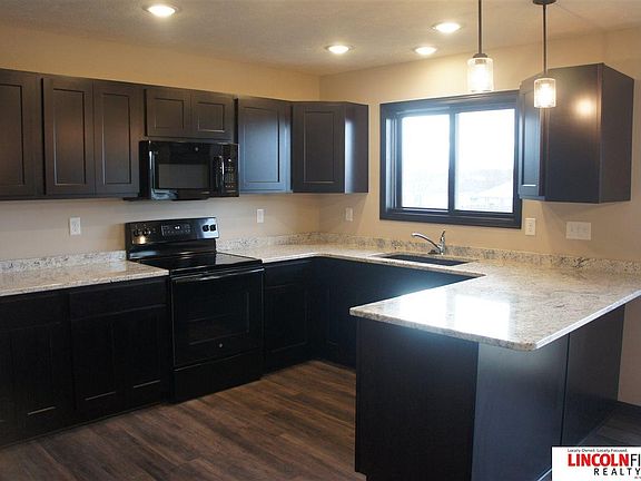 5th image of 1655 Derek Ave