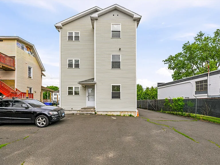 22 Chappelle St #3 — Photo 39