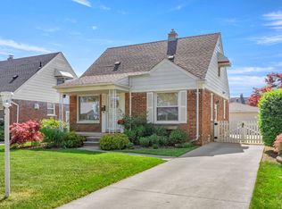3307 Croissant St, Dearborn, MI 48124