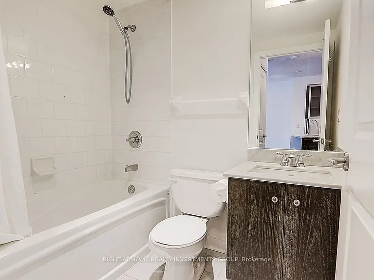 18 Yorkville Ave #704 — Photo 19