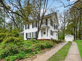 1226 Sweetbriar Rd, Madison, WI 53705