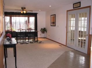 481 Clarendon Ave, East Dubuque, IL 61025