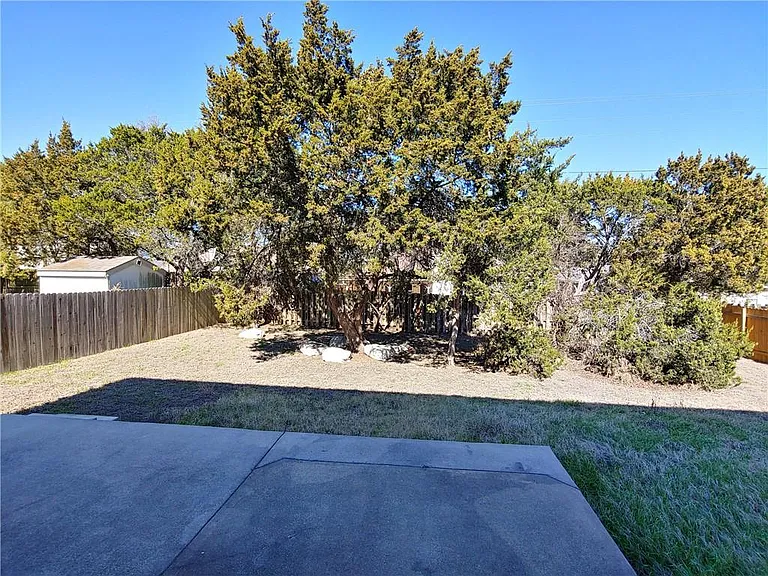 1101 Wood Creek Dr — Photo 18