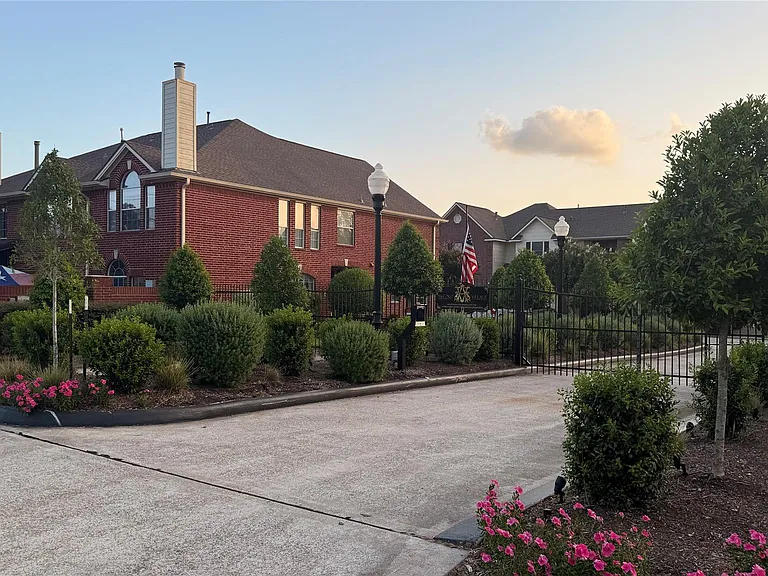 1408 S Friendswood Dr #205 — Photo 34