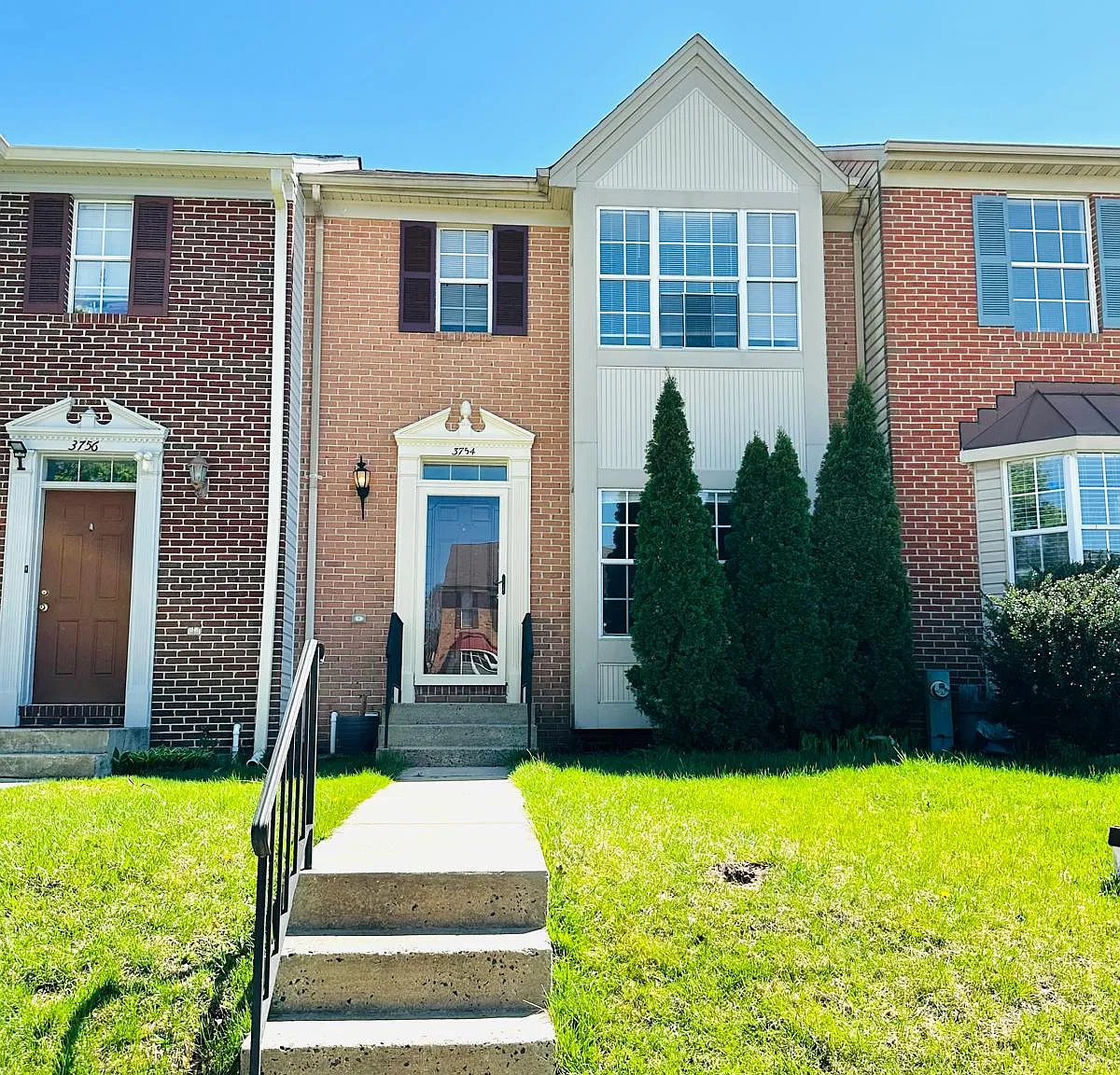 4 bed, 3.5 bath, 1360 sqft, $2,800 — Photo 1
