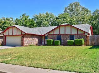 1912 Willow Creek Rd, Edmond, OK 73013