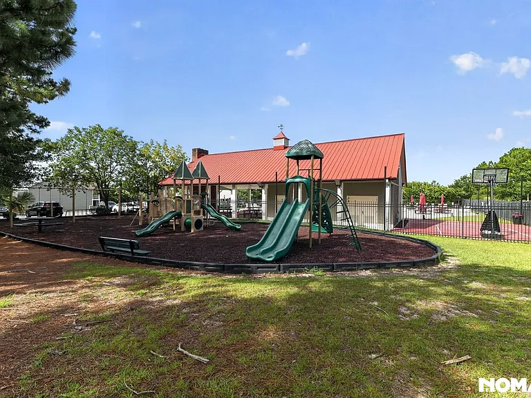 676 Twisted Oak Ct — Photo 30