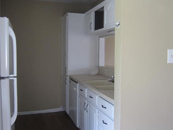 5th image of 3917 Purdue Ln