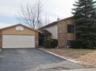 484 E Valleyview Dr, Bartlett, IL 60103